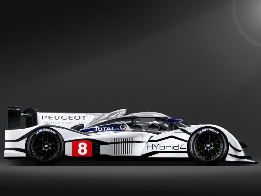  Peugeot 908 HYbrid4 2011 года  (фото 2 из 12)